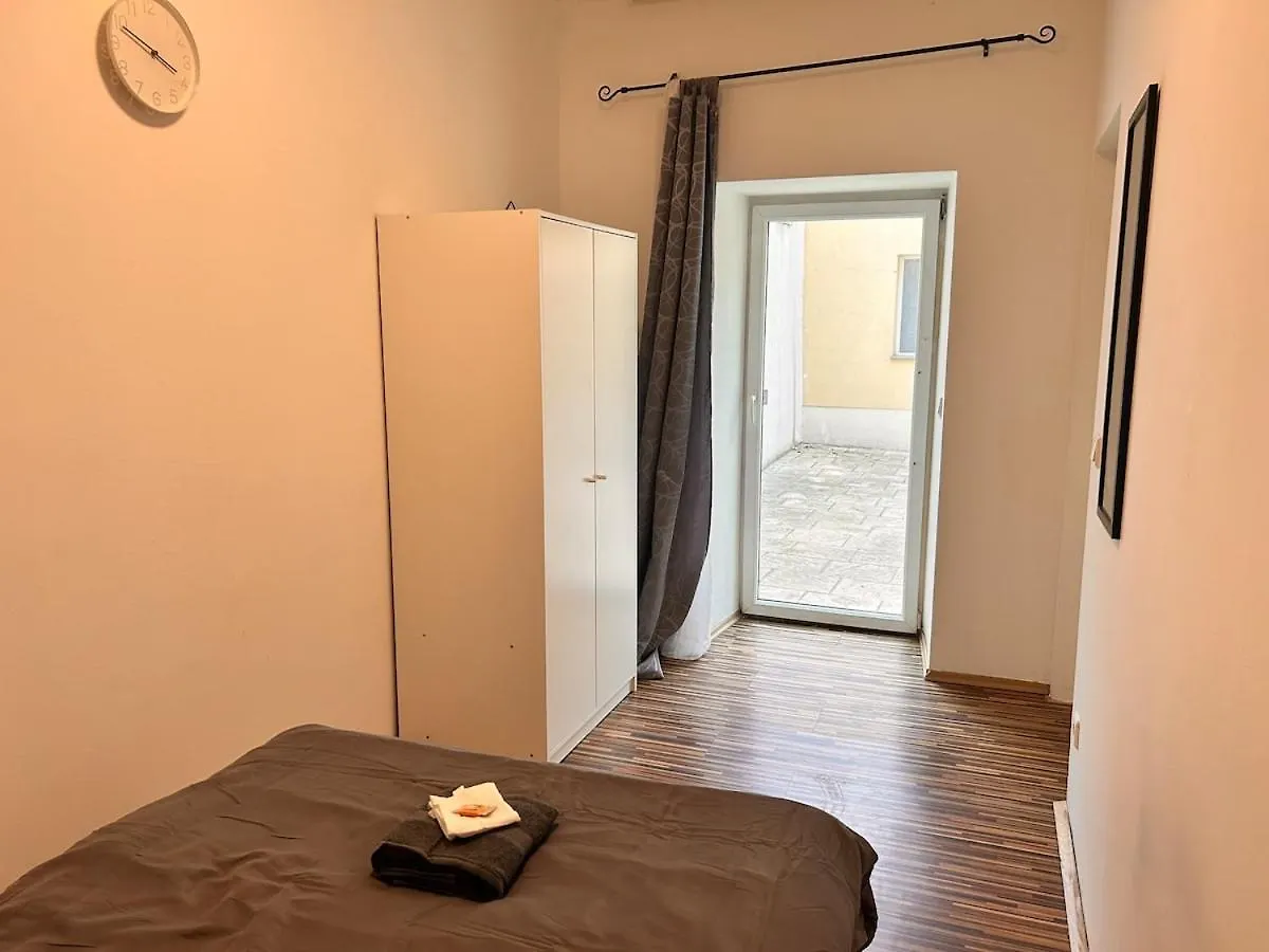 Apartment Stylish City Nest - 3 Rooms For 5 - Near Metro Vienna