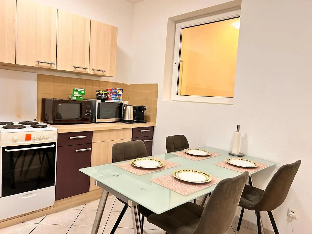Stylish City Nest - 3 Rooms For 5 - Near Metro Vienna